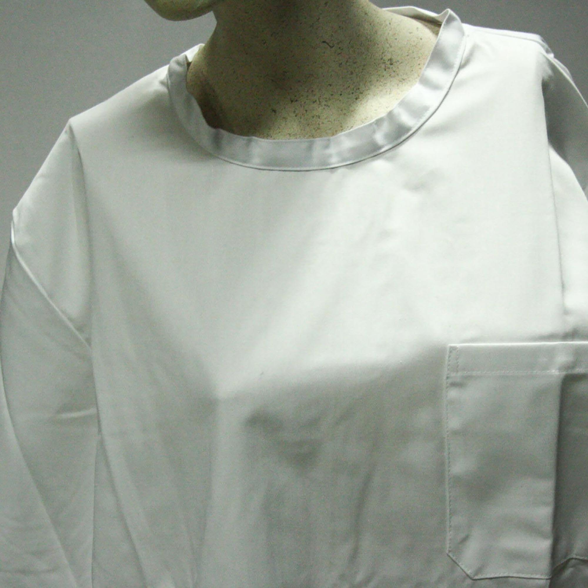 Bata com botões atrás